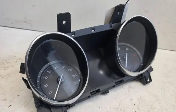 Jaguar XE Speedometer (instrument cluster) GX7310849BF