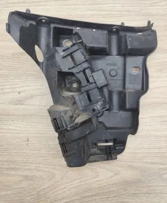 Volvo XC70 Front bumper mounting bracket 31214961