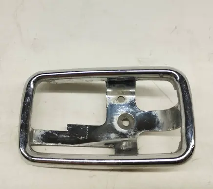 Mercedes-Benz COMPAKT W115 Front door handle cover 1087660611 A1087660611
