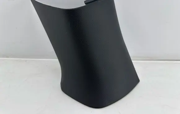 (D)pillar trim (top)