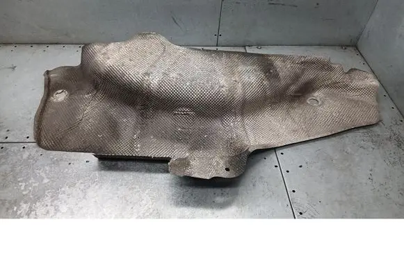 Volvo V50 Heat shield in engine bay 