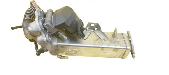 BMW 3 E90 E91 EGR valve cooler 7810751 N47D20C