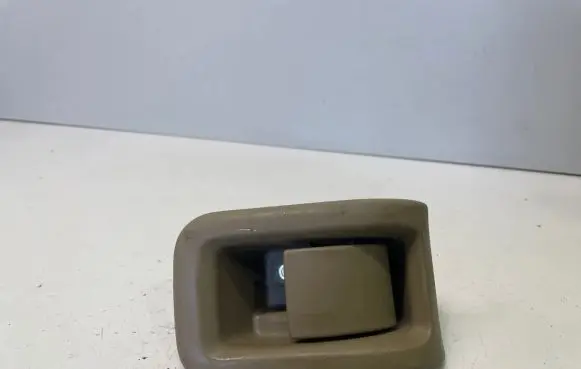 Volvo XC60 Engine bonnet (hood) release handle 30779851