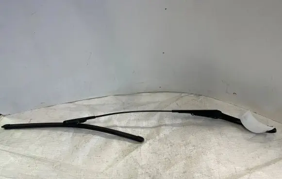 BMW 3 F30 F35 F31 Front wiper blade arm 7260474