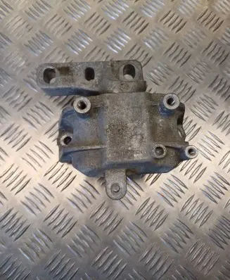 Volkswagen Golf VI Engine mount bracket 1K0199262