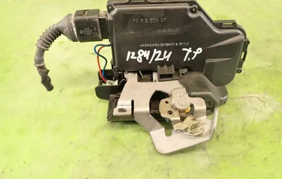 Audi A4 S4 B6 8E 8H Rear door lock 4B0839015D