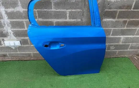 Peugeot 208 II Rear door 