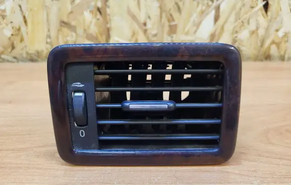 Volvo XC70 Dashboard side air vent grill/cover trim 30755183