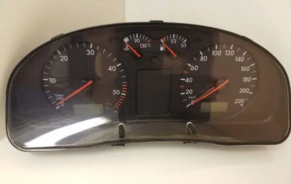 Volkswagen PASSAT B5 Speedometer (instrument cluster) 88311245 3B1919880C