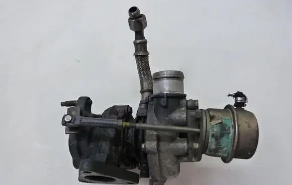 Audi A2 Turbo 045145701