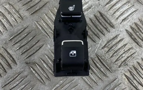 Hyundai Santa Fe Electric window control switch 93581S1100NNB