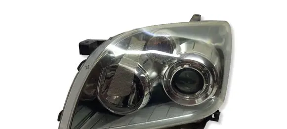 Toyota Avensis T250 Headlight/headlamp 35108