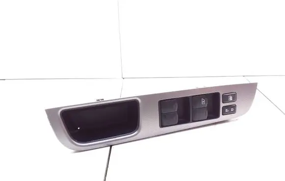 Nissan Versa Electric window control switch 80961EL11A