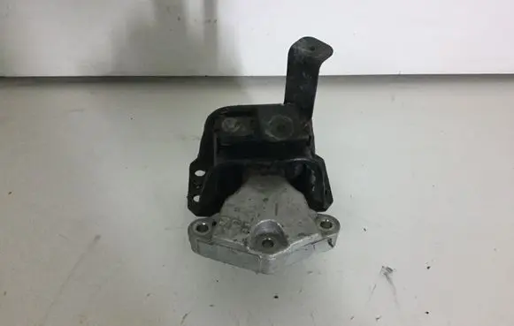 Peugeot RCZ Engine mount bracket 9655922080