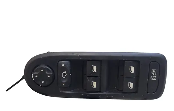 Peugeot 508 Electric window control switch 98026370ZD