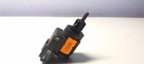 Volkswagen Golf Plus Brake pedal sensor switch 3B0945511C