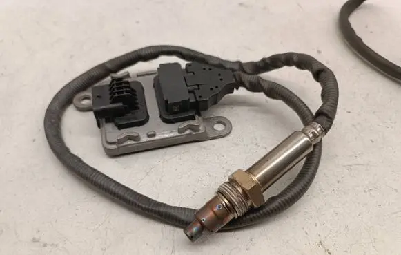 Mercedes-Benz Sprinter W907 W910 Lambda probe sensor A0009053109 SNS424B 0009053109