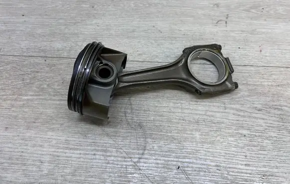 Porsche Macan (95B) Piston with connecting rod 94610301937 94610306051