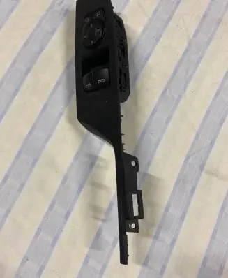 Chevrolet Camaro Electric window control switch 84586429 D1A215A 00744D
