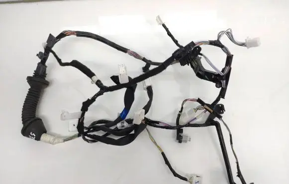 Toyota Auris E180 Front door wiring loom 821520Z
