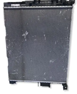BMW 5 G30 G31 G38 Coolant radiator 9425862 3101 8281108
