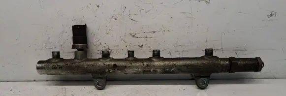 Renault Scenic II - Grand scenic II Fuel injector supply line/pipe 