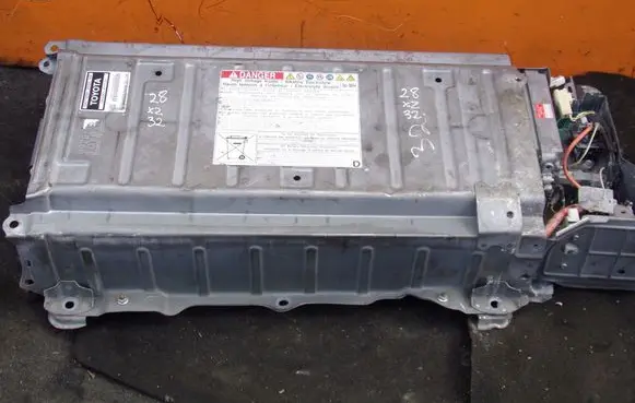 Toyota Prius (NHW20) Hybrid / electric car battery G928047110 28XZ32