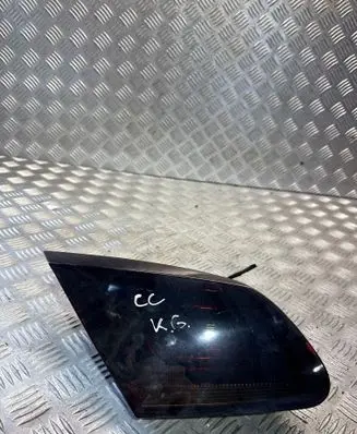 Tailgate rear/tail lights