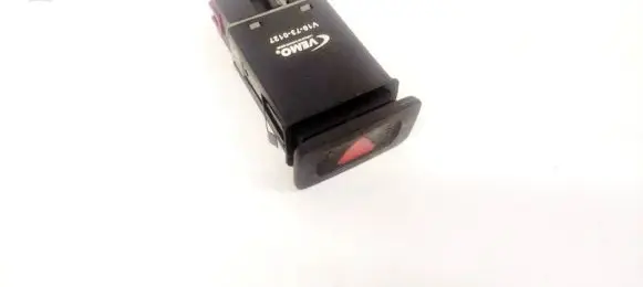Volkswagen Golf IV Hazard light switch