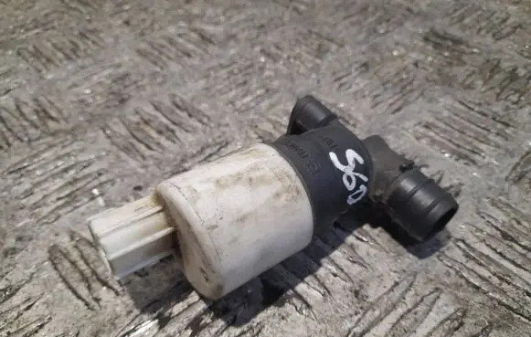 Volvo S60 Windscreen/windshield washer pump Bk2117k624BA
