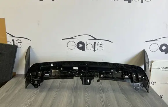 Tailgate/trunk spoiler