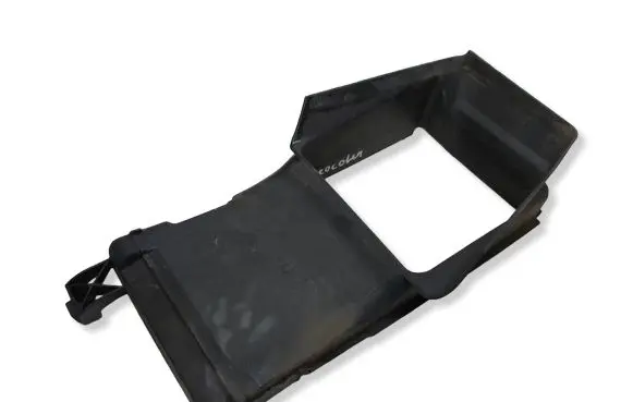 Ford Focus Intercooler air channel guide F1EB8121AB D2L4A