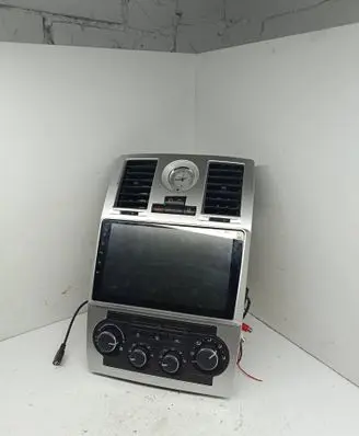 Chrysler 300 - 300C Radio/CD/DVD/GPS head unit