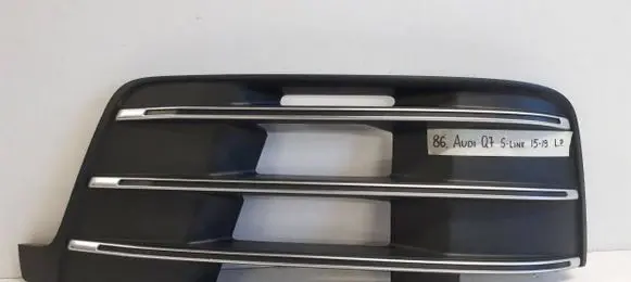 Audi Q7 4M Front bumper lower grill 4M0807681D