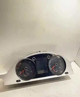 Volkswagen PASSAT B6 Speedometer (instrument cluster) 3C092071R