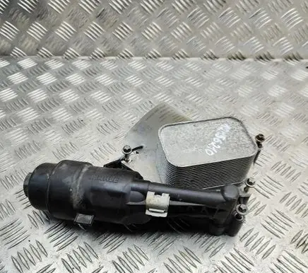 BMW 2 F45 Oil filter cover 70563887