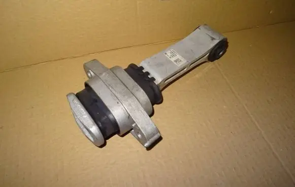 KIA Sportage Engine mount bracket 21950L3100