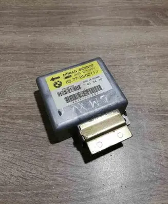 BMW 5 E39 Airbag control unit/module 8362119