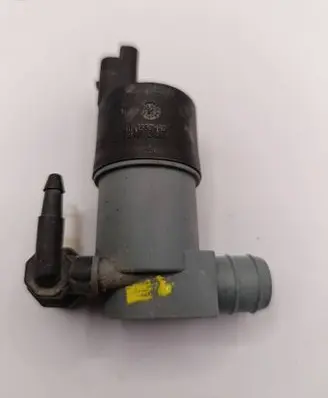 Nissan Qashqai Windscreen/windshield washer pump 9641553880 9641553980