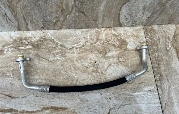 Volvo C40 Air conditioning (A/C) pipe/hose 32226965