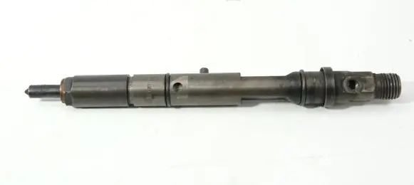 Audi A4 S4 B5 8D Fuel injector 059130201AE
