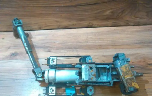 Ford Focus Steering wheel axle