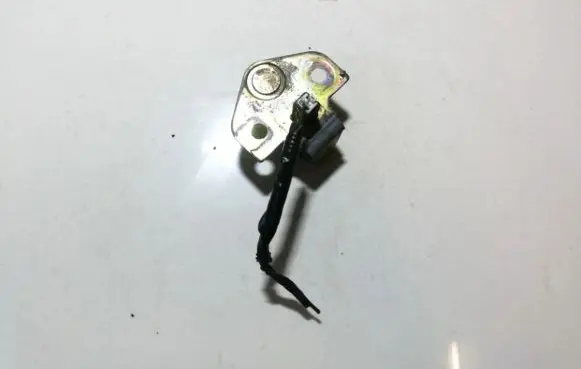 Ford Mondeo Mk III Rear door lock loop/hook striker 