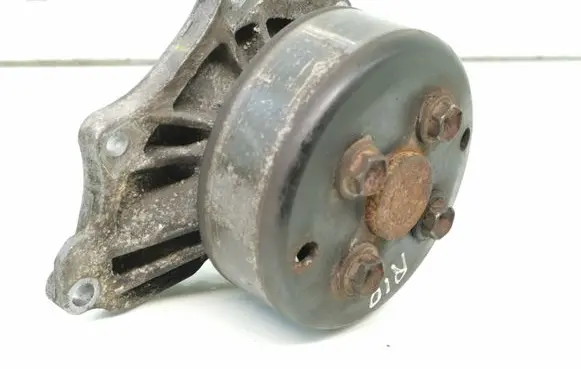 Toyota RAV 4 (XA20) Water pump