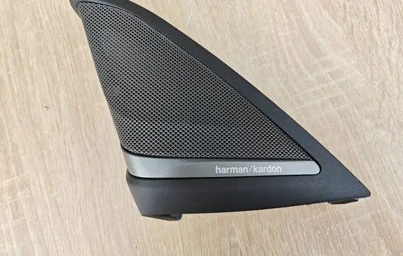 BMW 5 G30 G31 G38 Front door speaker cover trim 7409155