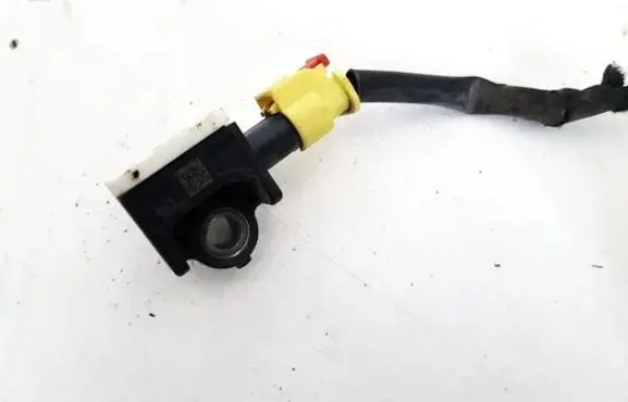 Volkswagen Cross Polo Airbag deployment crash/impact sensor 2H0959351 110518