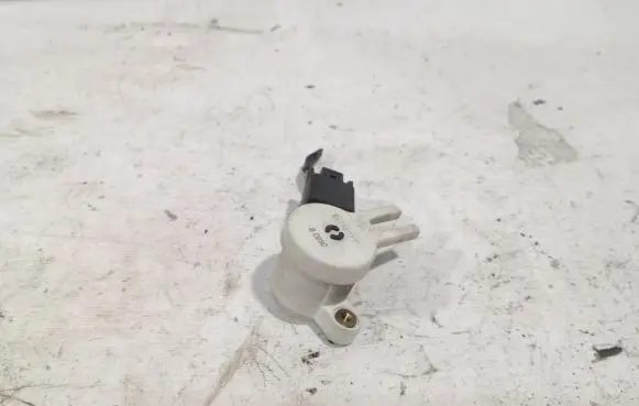 Clutch pedal sensor