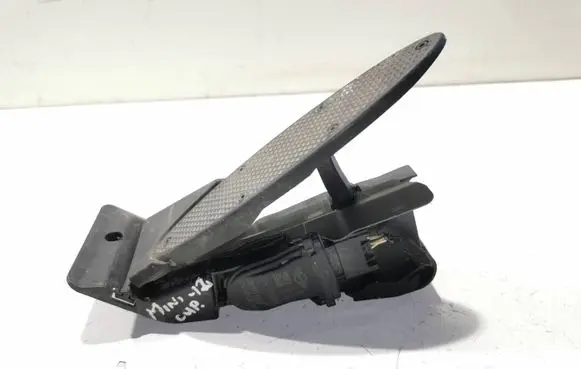 Mini One - Cooper Coupe R56 Accelerator throttle pedal 35426794503 12037313DE 6PV01043511