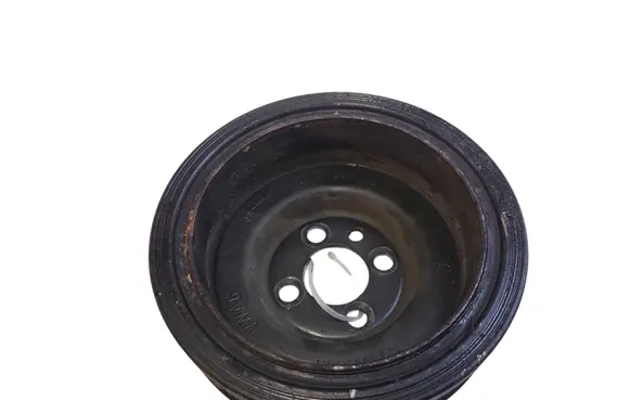 Volkswagen Golf VI Crankshaft pulley 038105243M