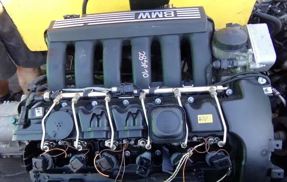 BMW 5 E60 E61 Engine N53B30A 28SP10